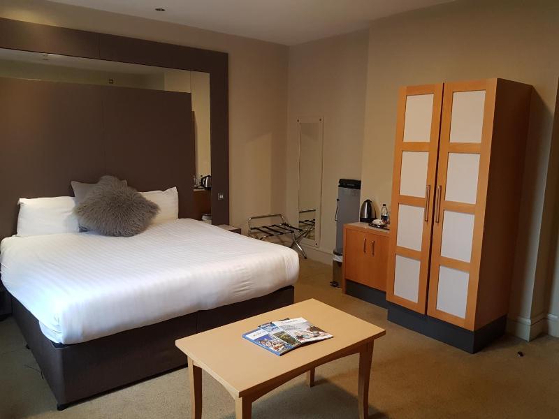 Executive Double or Twin Room image 3