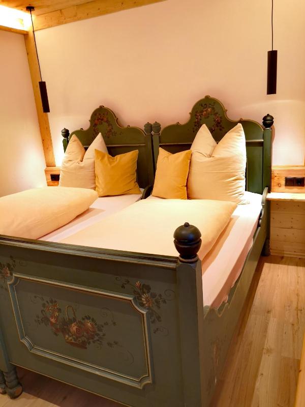 Deluxe One-Bedroom Apartment with City View image 3