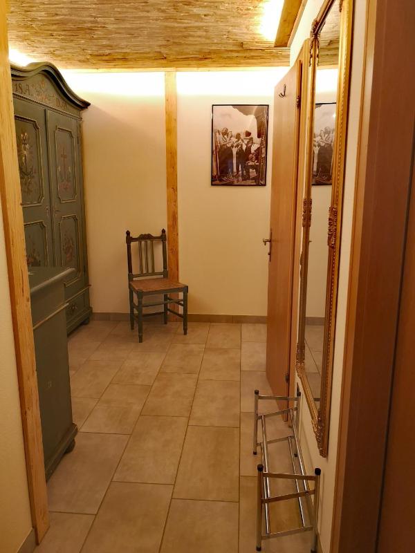 Deluxe One-Bedroom Apartment with City View image 2