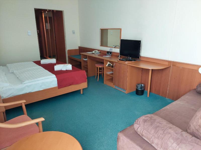 Superior Twin Room image 2