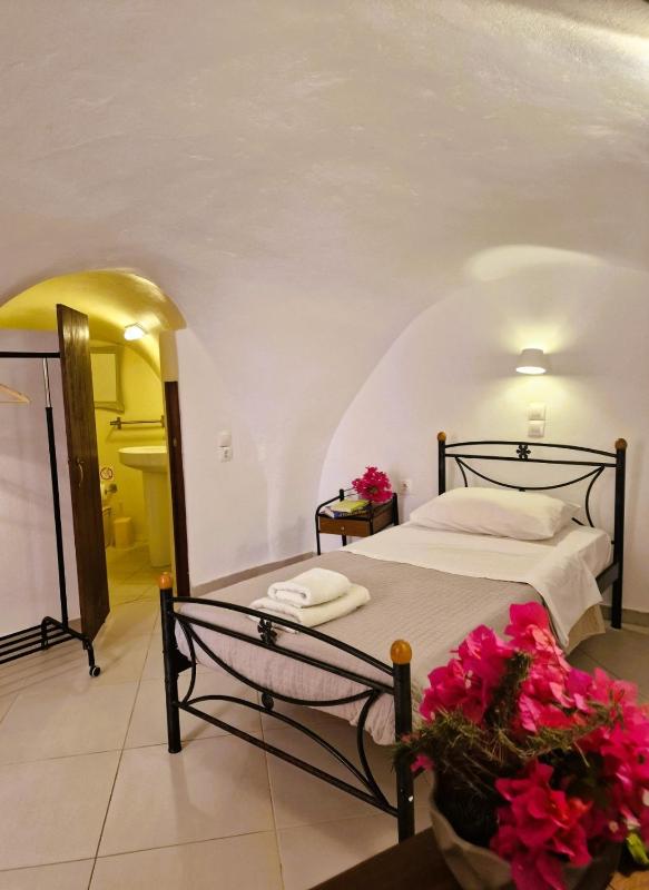 Cave Single Room - Semi Basement  image 3