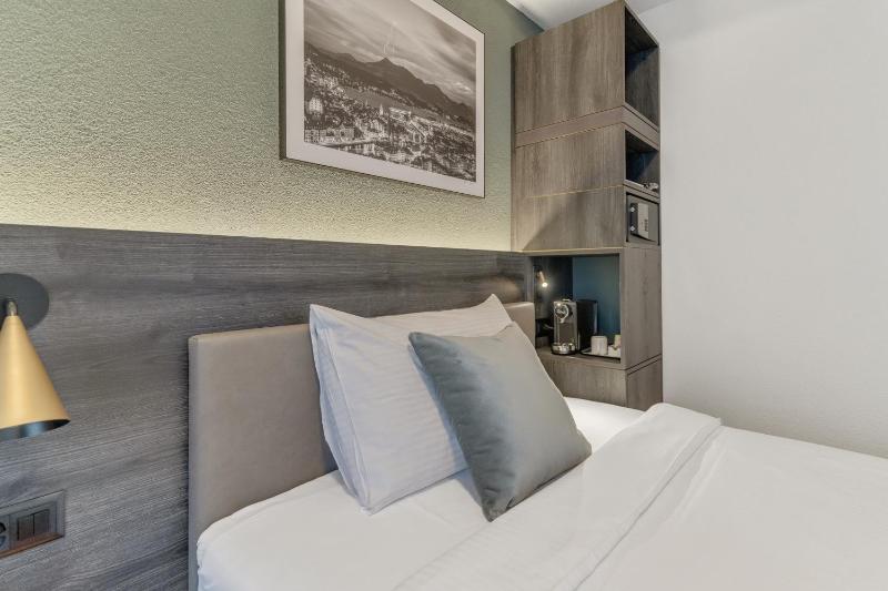 Comfort Single Room image 4