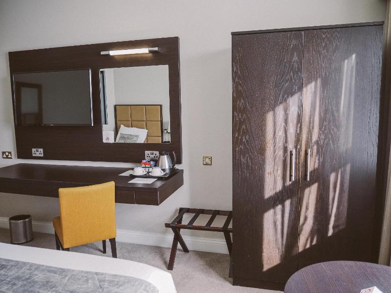 Single Room image 3
