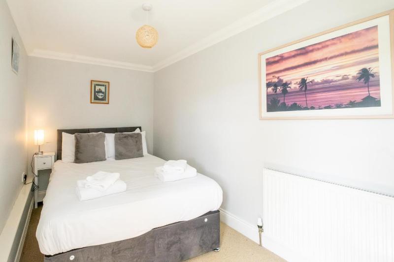 Three-Bedroom House image 2