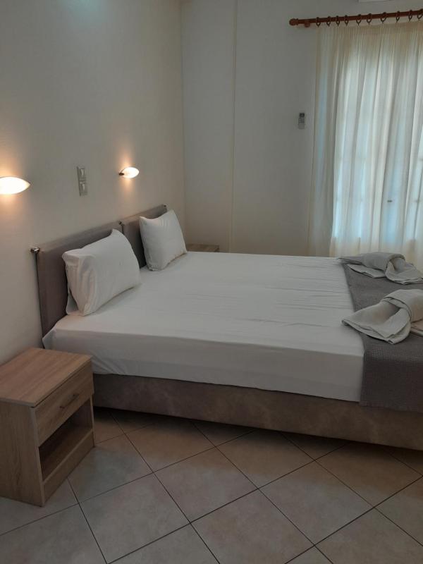 Double or Twin Room image 3