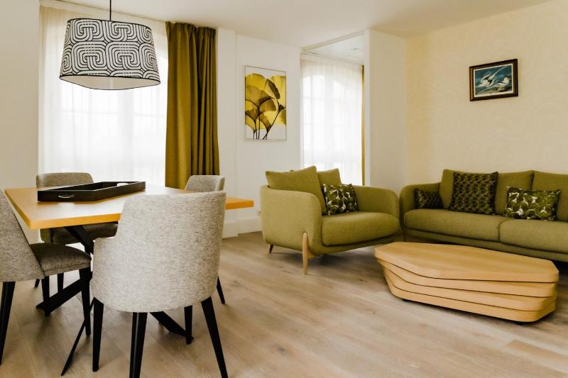 Prestige Suite image 3