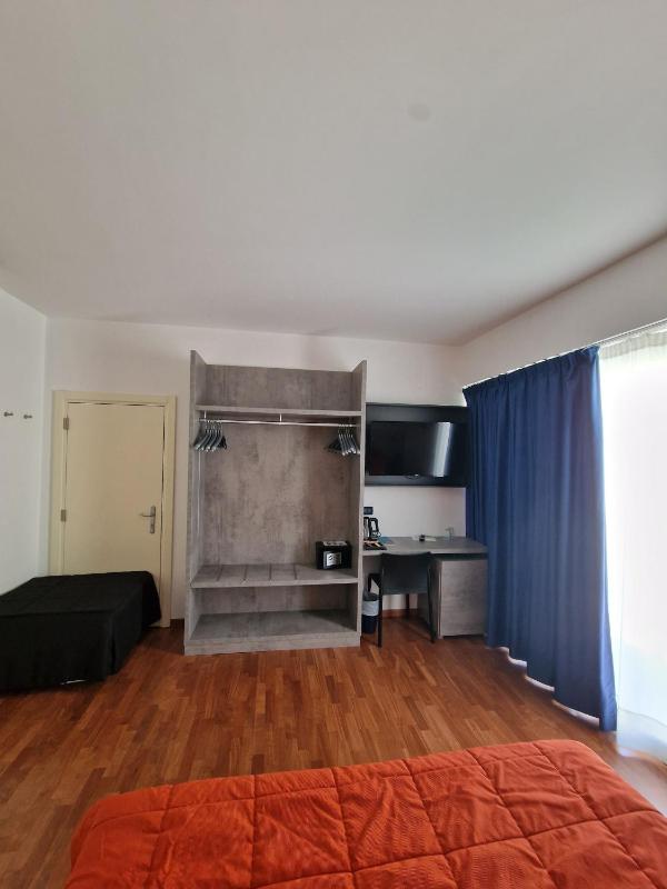 Double Room image 2
