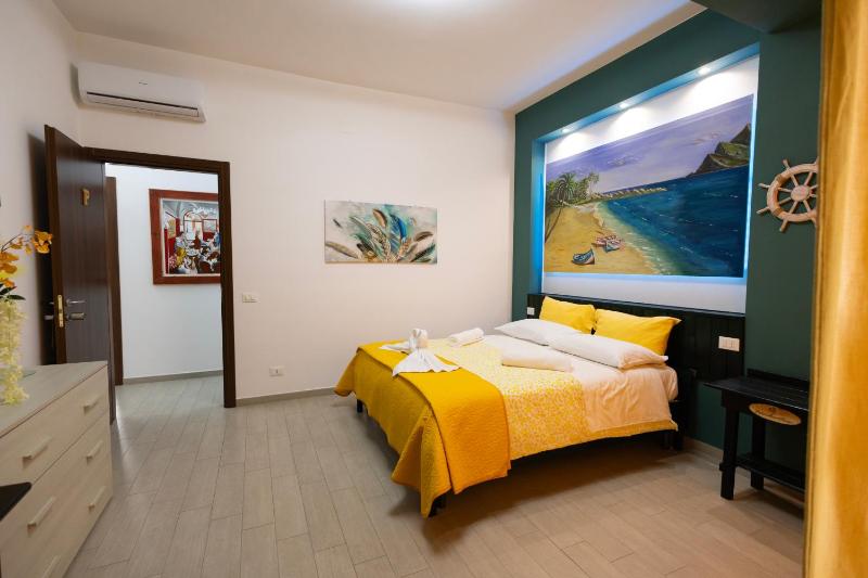 PalerMonAmour Art Gallery Suite - image 5