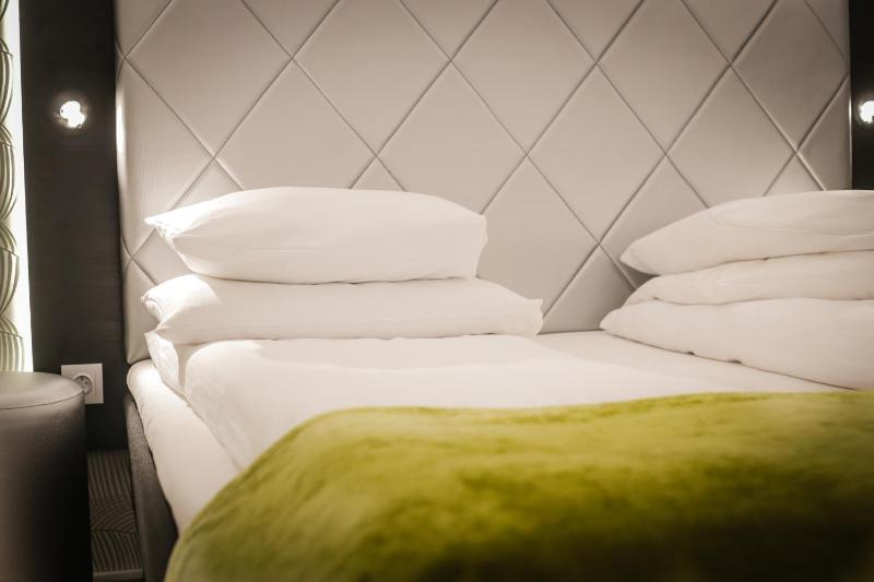 Business Double or Twin Room image 2