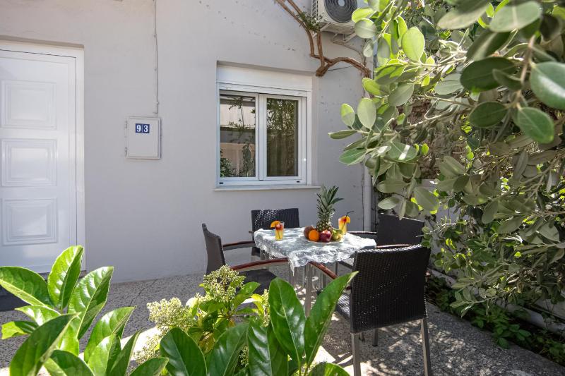 Veranda house Images