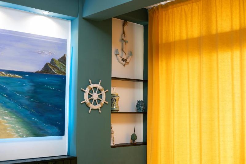 PalerMonAmour Art Gallery Suite - image 2