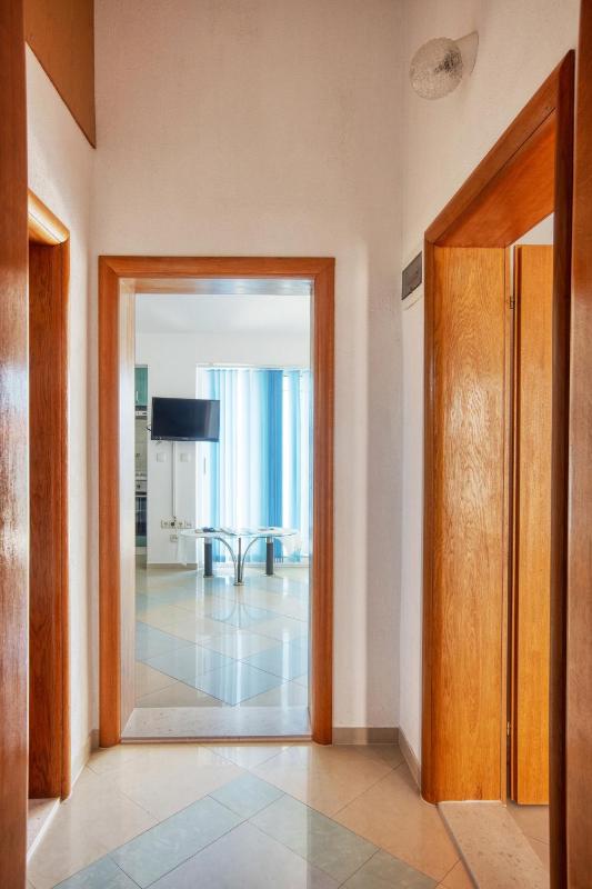 One-Bedroom Apartment with Terrace and Sea View image 2