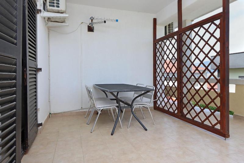 Two-Bedroom Apartment with Terrace and Sea View image 3