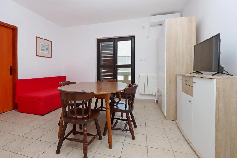 Two-Bedroom Apartment with Terrace and Sea View image 1