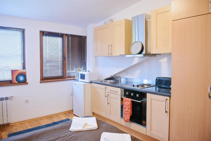 Economy Studio image 2