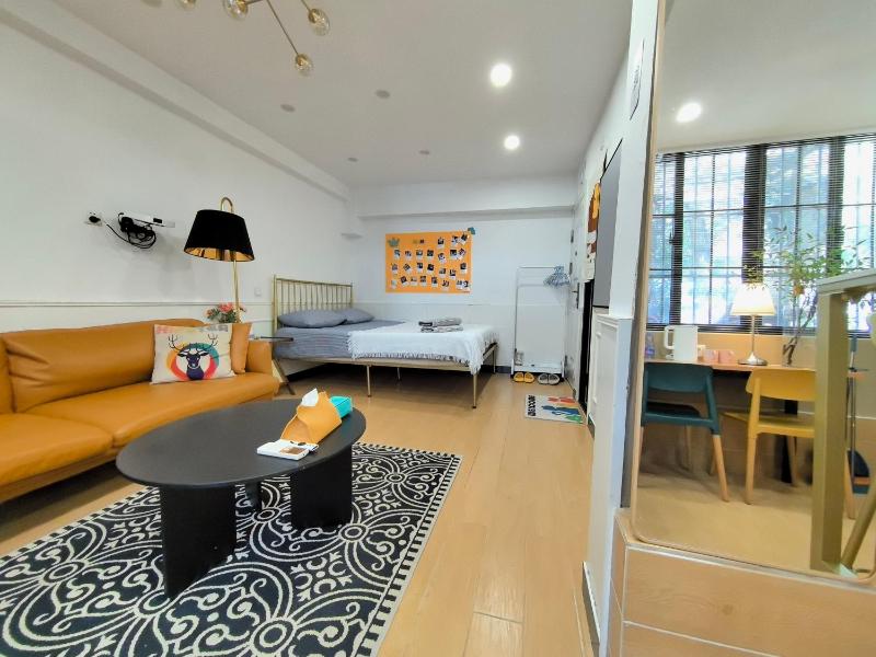 Shanghai Hills & Zinn Changle Road Homestay Near Line1 & Line12 South Shanxi Rd - image 3
