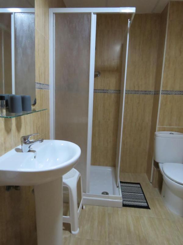 Quadruple Room image 2