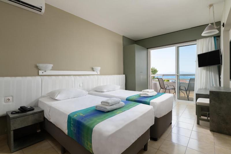 Double or Twin Room with Sea View image 1
