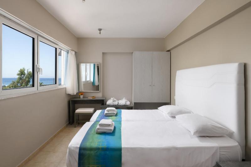 Economy Twin Room without Balcony image 1