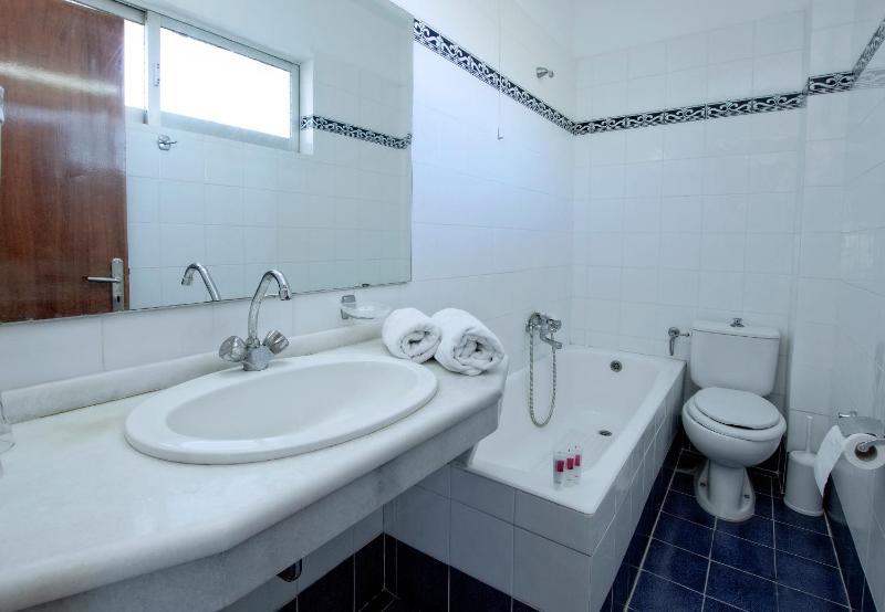 Double or Twin Room with Sea View image 4