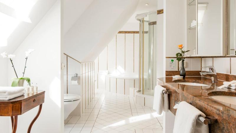 Executive Suite image 1