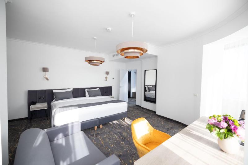 Opera Hotel - image 13