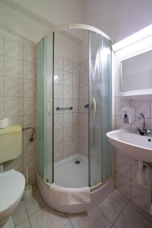 Double or Twin Room image 3