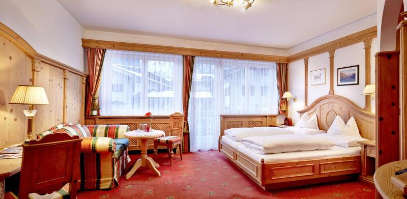 Junior Suite (2 Adults) with Balcony image 4