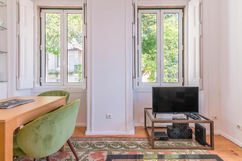 Two-Bedroom Apartment with City and River View image 4