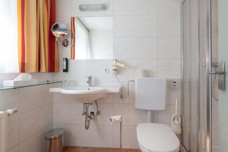 Standard Single Room image 2