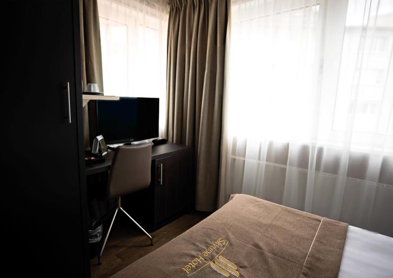 Single Room image 3