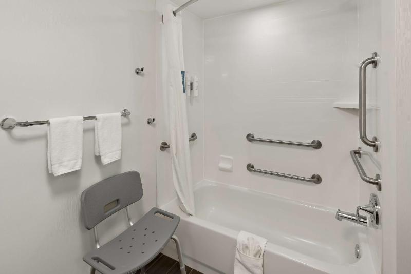 King Room - Mobility Access/Non-Smoking image 2