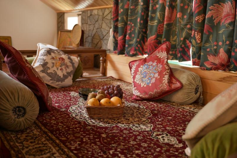 Tree of Life Lakeside Cottage Srinagar - image 5