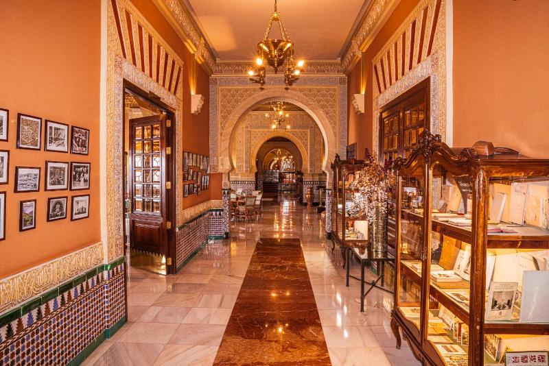Alhambra Palace Hotel - image 6
