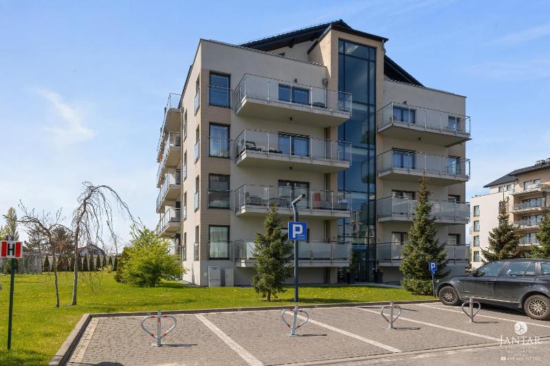 One-Bedroom Apartment image 2