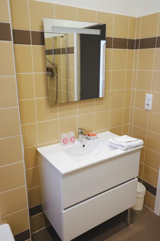 Triple Room with Garden View image 3