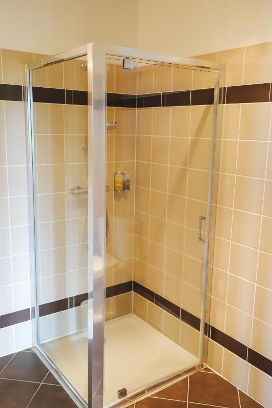Double Room with Lake View image 2