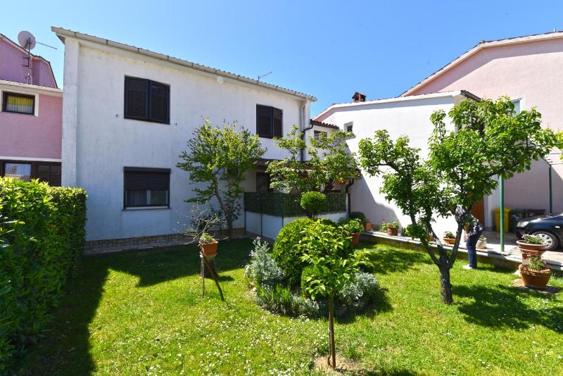 Apartments Nevina 1230 - image 20