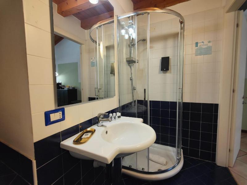 Comfort Triple Room image 2