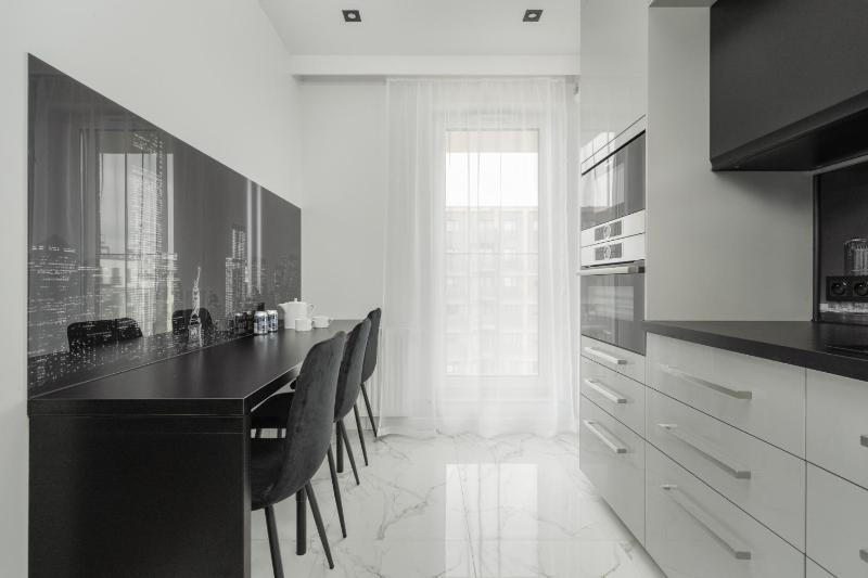 Luksusowy Apartament z 3 Sypialniami Klimatyzacją Parkingiem i Biurkiem we Wrocławiu by Renters Prestige - image 28