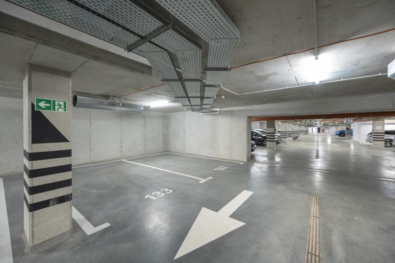 Luksusowy Apartament z 3 Sypialniami Klimatyzacją Parkingiem i Biurkiem we Wrocławiu by Renters Prestige - image 40
