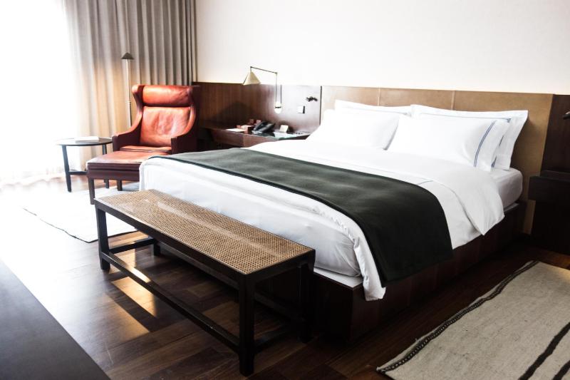 Executive Suite image 4