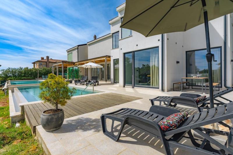Villa Sunset - with private pool squash coart and table tennis - image 23