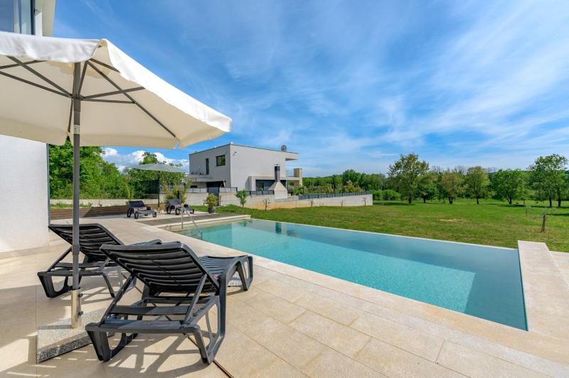 Villa Sunset - with private pool squash coart and table tennis - image 46
