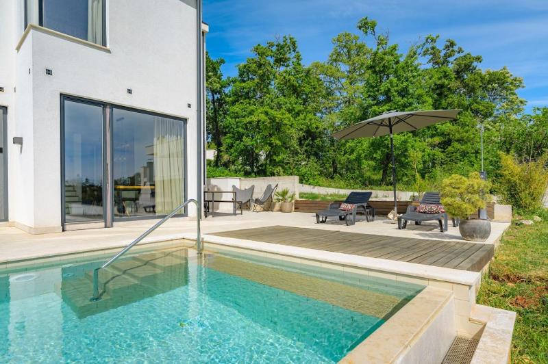Villa Sunset - with private pool squash coart and table tennis - image 28