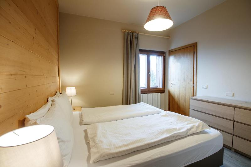 One-Bedroom Apartment image 3