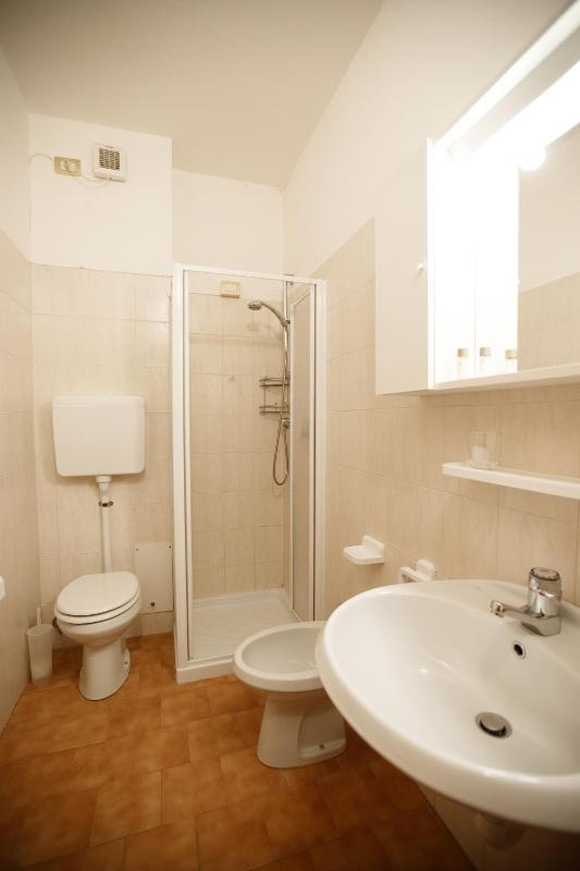 One-Bedroom Apartment image 2