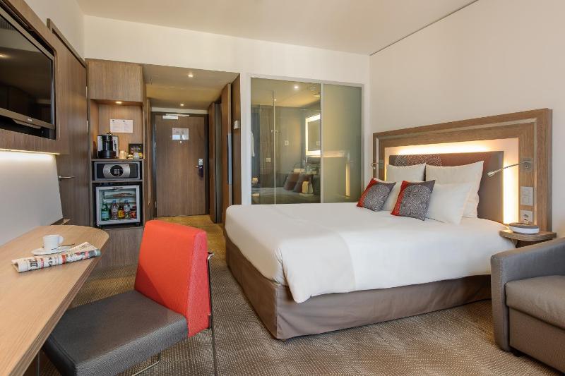 Executive Double Room with Sofa Bed image 3