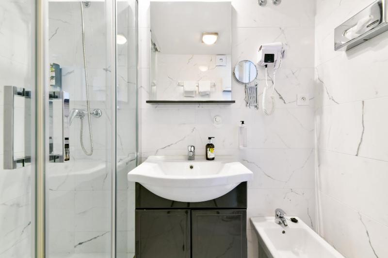 Superior Double Room image 3