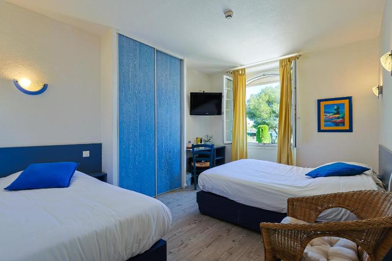 Twin Room image 1